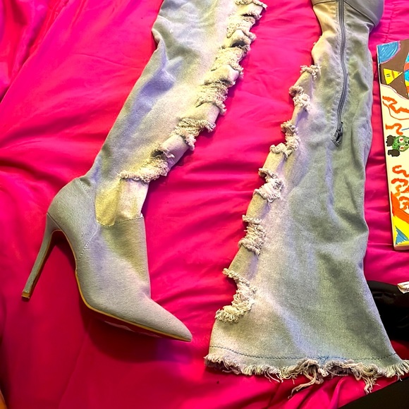 Thigh high 👋🏽 jean boots/heels perfect for fall! - Picture 2 of 2